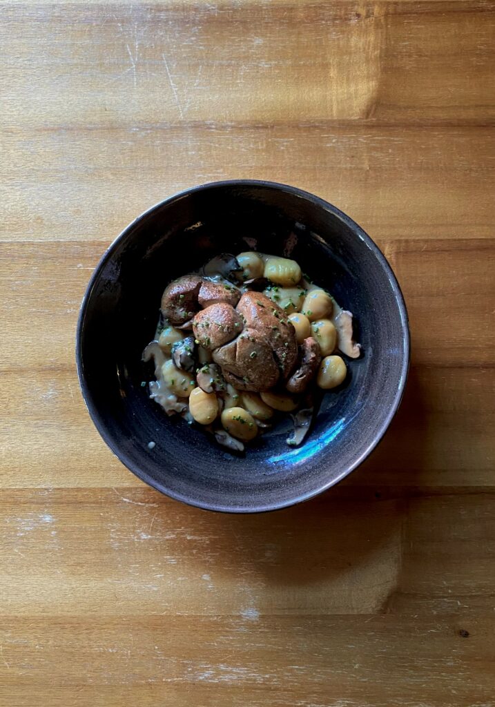 Rognon, Gnocchis maison et champignons de saison, sauce Cognac crémée